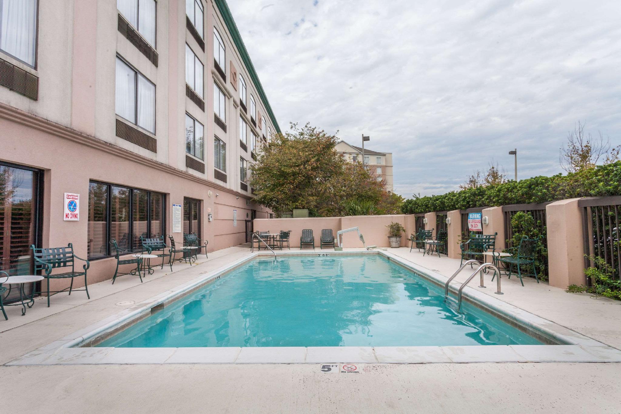 Hotel Wingate By Wyndham Charlotte Mills/speedway 3*
